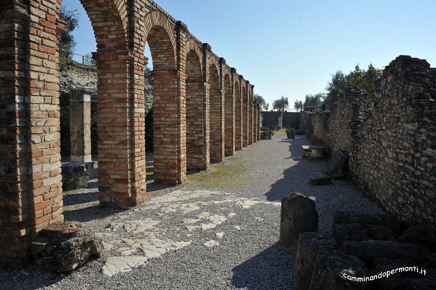 117 Grotte di Catullo.JPG